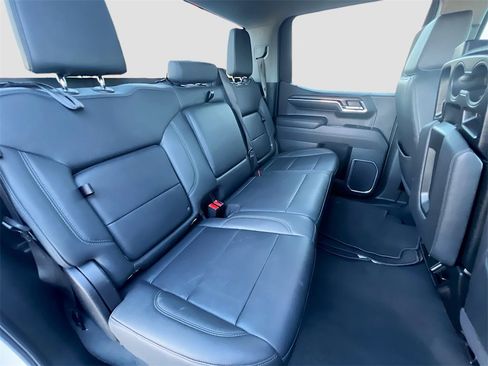 Used 2025 GMC Sierra 1500 SLT image 25