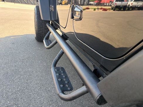 Used 2014 Jeep Wrangler Unlimited Rubicon AWD/4WD image 19