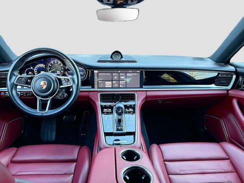 Used 2019 Porsche Panamera 4 image 24