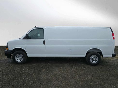 Used 2025 Chevrolet Express 2500 Extended w/ Driver Convenience Package RWD image 5