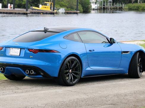 Used 2019 Jaguar F-TYPE R AWD/4WD image 3