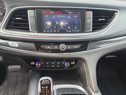 Used 2020 Buick Enclave Essence w/ LPO, Floor Liner Package FWD image 20