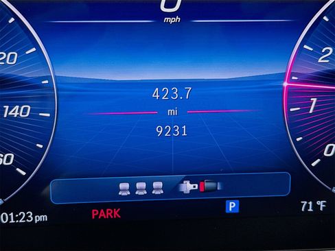 Used 2025 Mercedes-Benz C 300 4MATIC Sedan image 13