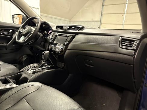Used 2019 Nissan Rogue SL image 25