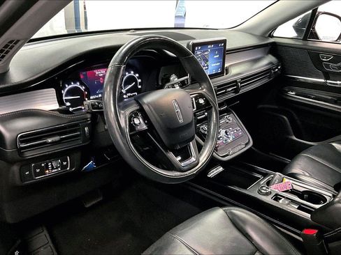 Used 2021 Lincoln Corsair AWD w/ Premium Package image 12