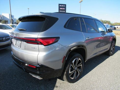 Used 2025 Buick Enclave Sport Touring image 6