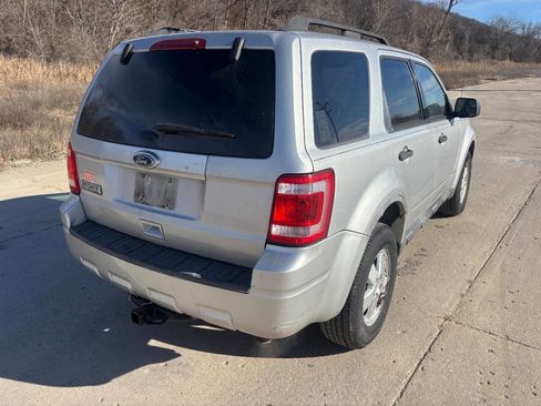 Used 2011 Ford Escape XLT image 7