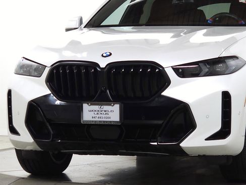 Used 2025 BMW X6 xDrive40i w/ Climate Comfort Package image 3