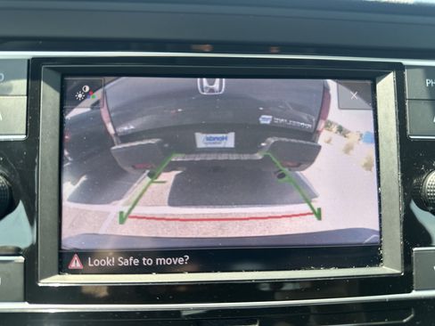 Used 2023 Volkswagen Jetta SE FWD image 19