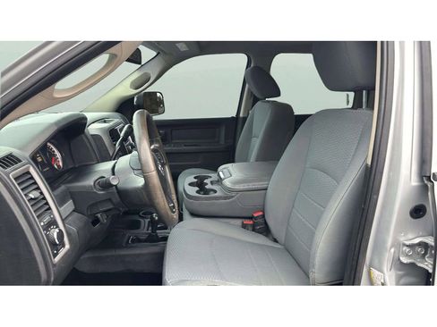 Used 2018 RAM 2500 Tradesman w/ Chrome Appearance Group image 9