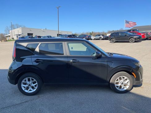 Used 2024 Kia Soul LX w/ Option Group 015 image 1