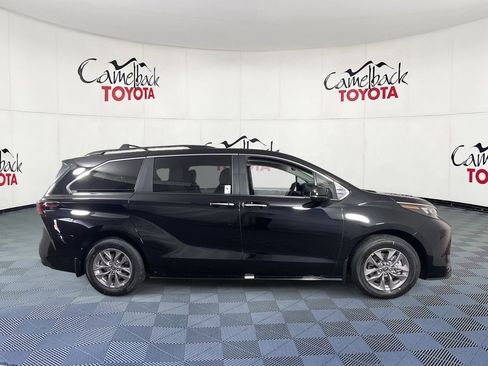 New 2026 Toyota Sienna XLE image 8