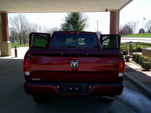 Used 2017 RAM 1500 Express RWD image 6