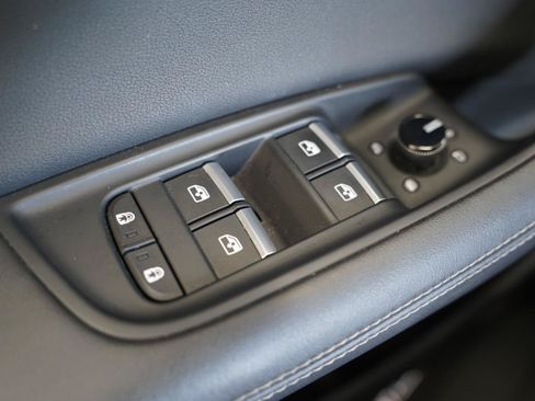 Used 2023 Audi Q8 Prestige AWD/4WD image 27
