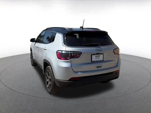 Used 2025 Jeep Compass Limited AWD/4WD image 11