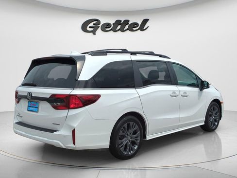 Used 2025 Honda Odyssey Touring image 4