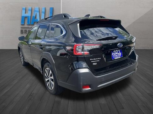 Used 2023 Subaru Outback Premium AWD/4WD image 3