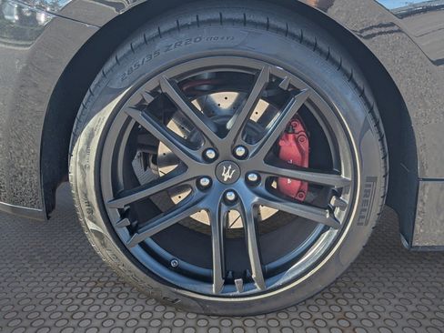 Used 2015 Maserati GranTurismo Sport image 10