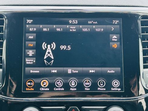 Used 2021 Jeep Grand Cherokee Laredo X image 19