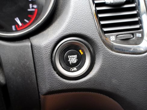 Used 2018 Dodge Durango GT image 35