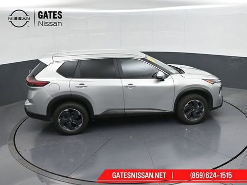 Used 2025 Nissan Rogue SV AWD/4WD image 51