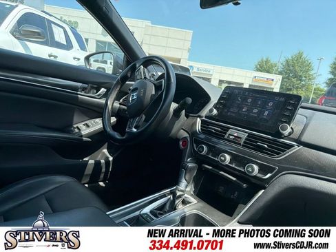 Used 2018 Honda Accord Sport image 14