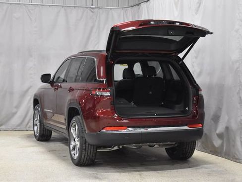 New 2025 Jeep Grand Cherokee Limited image 31