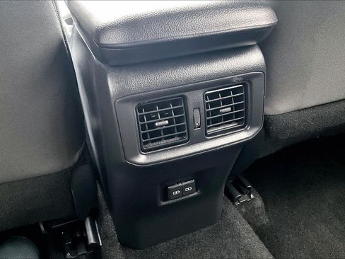 Used 2024 Toyota RAV4 XLE FWD image 32