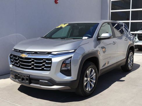 Used 2025 Chevrolet Equinox LT AWD/4WD image 1