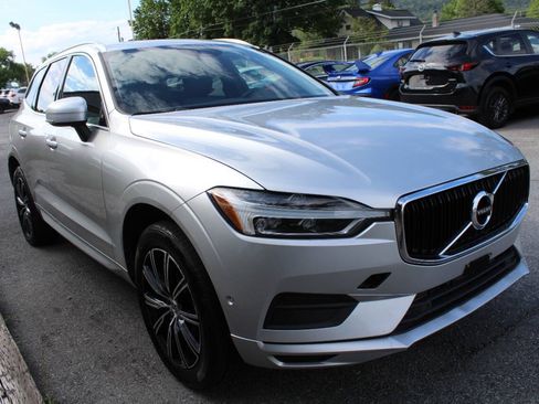 Used 2019 Volvo XC60 T5 Momentum w/ Multimedia Package AWD/4WD image 5