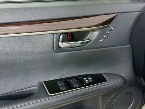 Used 2016 Lexus ES 350 w/ Luxury Package w/Wood Trim FWD image 21
