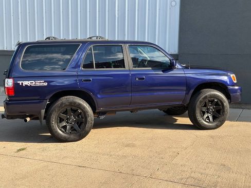 Used 2001 Toyota 4Runner SR5 w/ Upgrade Value Pkg 3 AWD/4WD image 16