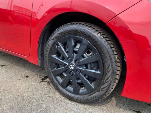 Used 2018 Toyota Corolla LE FWD image 27