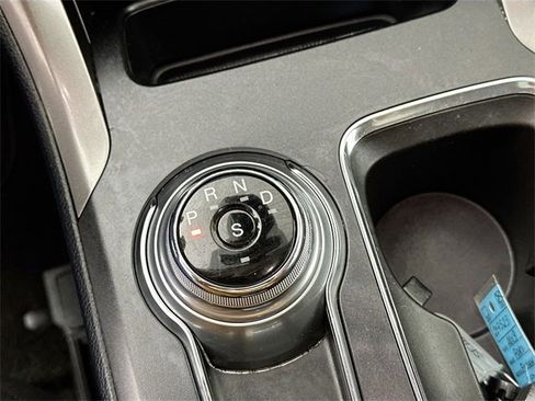 Used 2019 Ford Fusion SE image 15