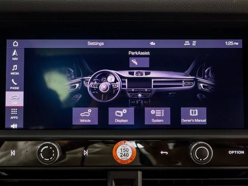 Certified 2026 Porsche Macan AWD/4WD image 28