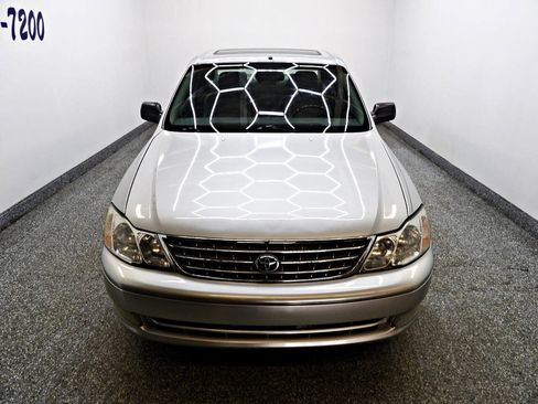 Used 2003 Toyota Avalon XLS image 2