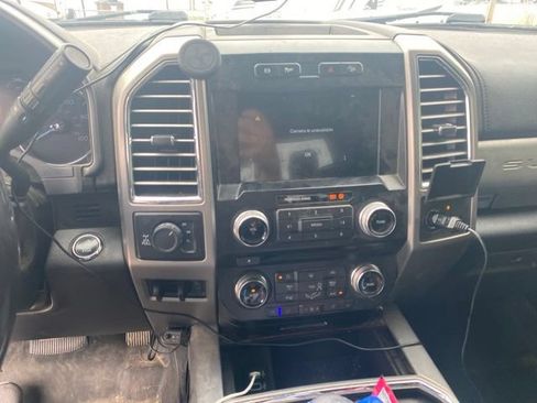 Used 2017 Ford F250 Platinum w/ FX4 Off-Road Package AWD/4WD image 18