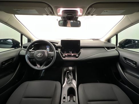 Used 2025 Toyota Corolla LE image 10