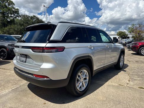New 2025 Jeep Grand Cherokee Laredo X w/ Luxury Tech Group I image 3