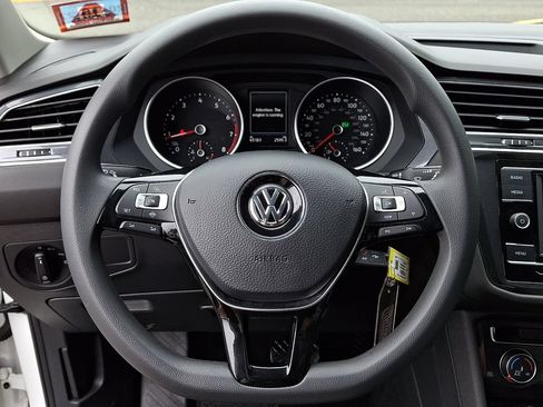 Used 2020 Volkswagen Tiguan S FWD image 20