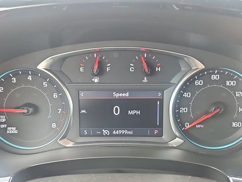 Used 2023 Chevrolet Traverse LT FWD image 16