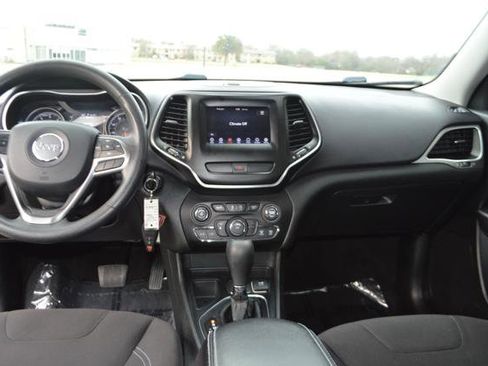 Used 2019 Jeep Cherokee Latitude w/ Popular Appearance Group image 14