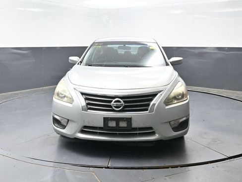Used 2014 Nissan Altima 2.5 S w/ Display Audio Package FWD image 5