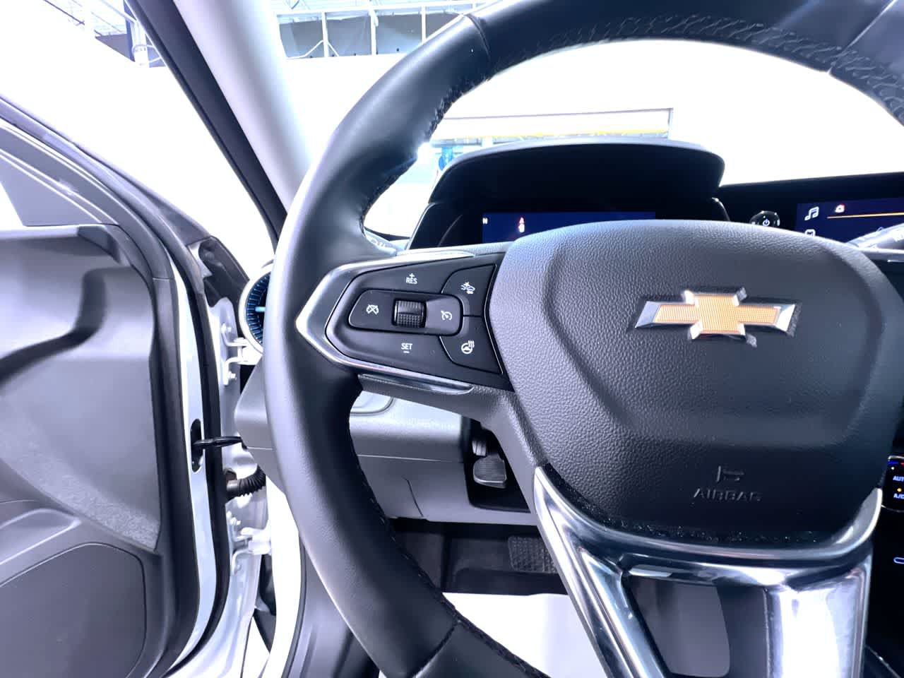 Used 2025 Chevrolet Trax LT w/ Driver Confidence Package FWD image 20