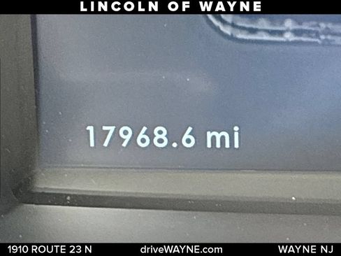 Certified 2024 Lincoln Corsair AWD image 17