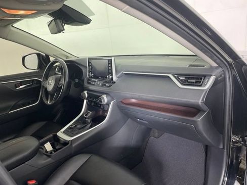 Used 2019 Toyota RAV4 Limited w/ Advanced Technology Package AWD/4WD image 21