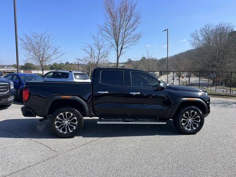 Used 2024 GMC Canyon Denali image 8