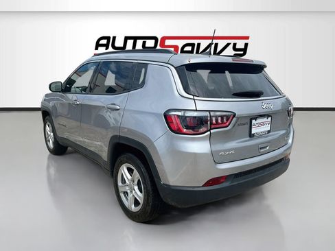 Used 2023 Jeep Compass Latitude w/ Convenience Group AWD/4WD image 5