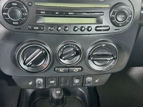 Used 2010 Volkswagen Beetle Coupe FWD image 21