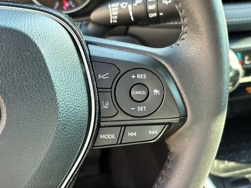 Used 2021 Toyota RAV4 XLE Premium FWD image 17